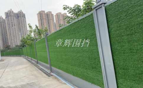 簡易圍擋的顏色是否需要與周圍環境相協調？