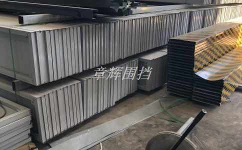 簡易圍擋在保障交通安全方面有哪些作用？（簡易圍擋在交通中的應用價值）