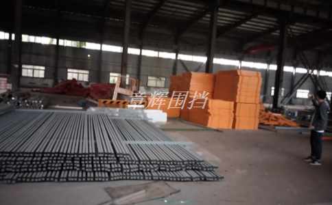 簡易圍擋如何應對不同的氣候條件？